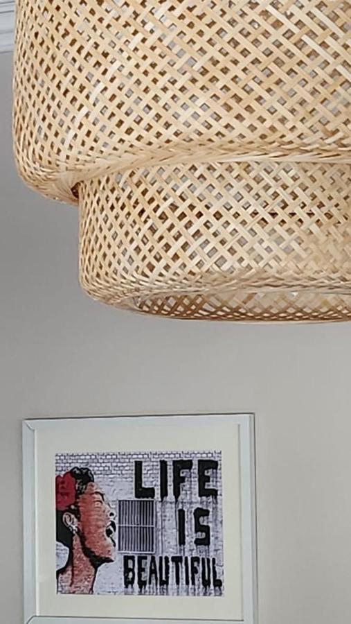 Contemporary Beach Apartment Brighton Exterior foto